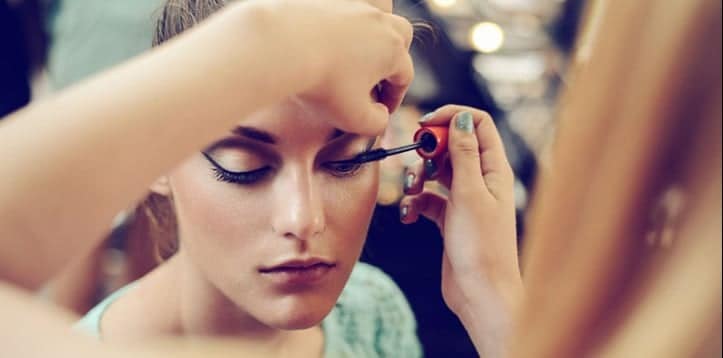 5 công dụng thần kỳ của mascara trong suốt 27 784888d8078c80991792c36f7e24b939
